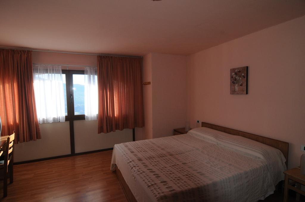 Locanda Del Pittore Arcumeggia Room photo