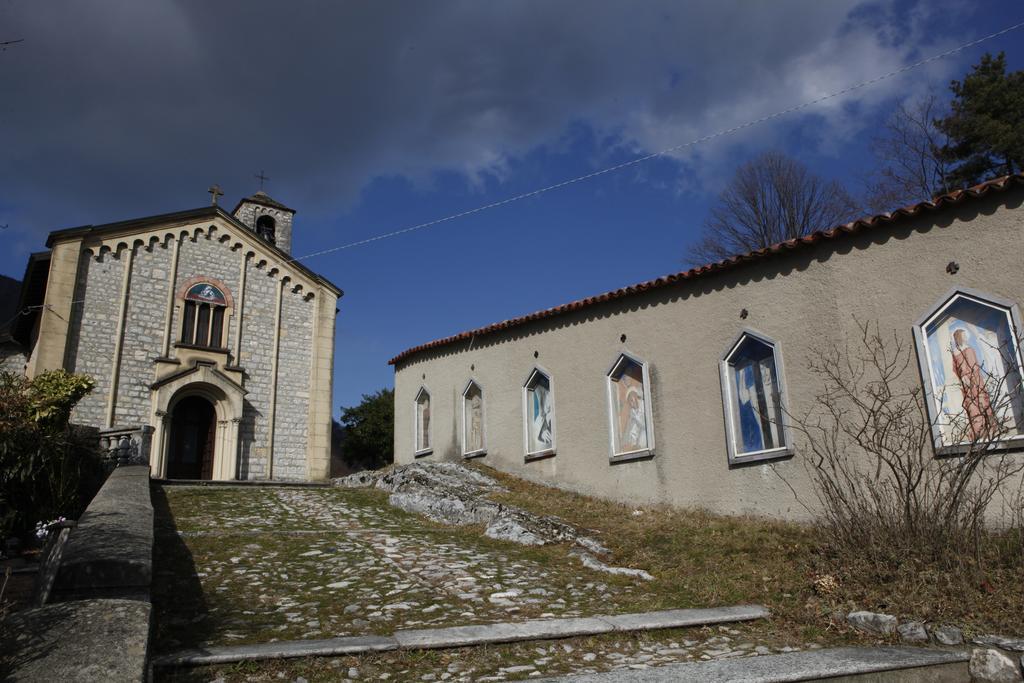 Locanda Del Pittore Arcumeggia Exterior photo